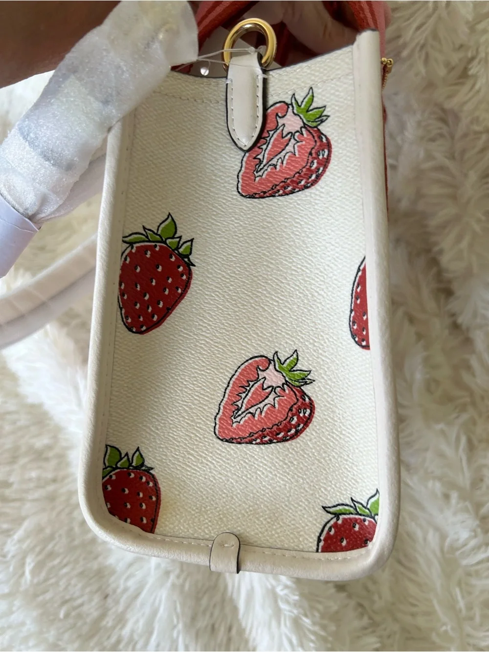 Coach Strawberry Smith toe 24 in chalk multi